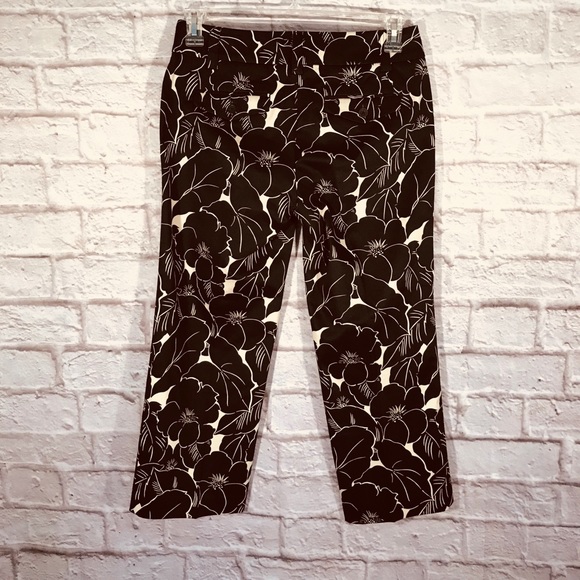 New York & Company pants. Floral design. - Picture 4 of 5